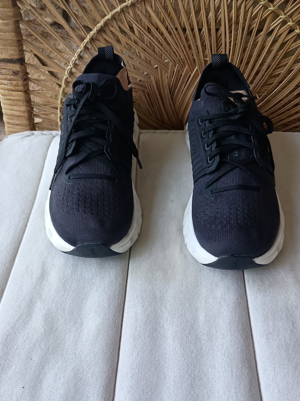 On Running And Brooks Collab Cloudswift 4 Running Black Shoes_9.5 - Picture 2 of 9